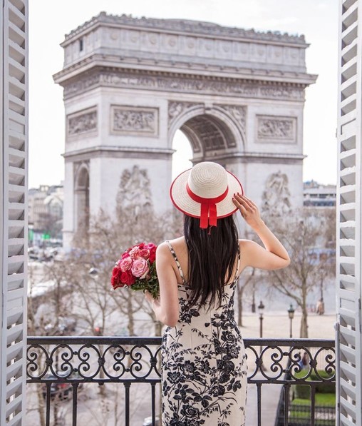 Ngày 2: Paris, Pháp