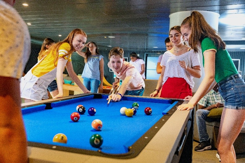 Ngày 4: Trải nghiệm Du thuyền – A Day at Sea