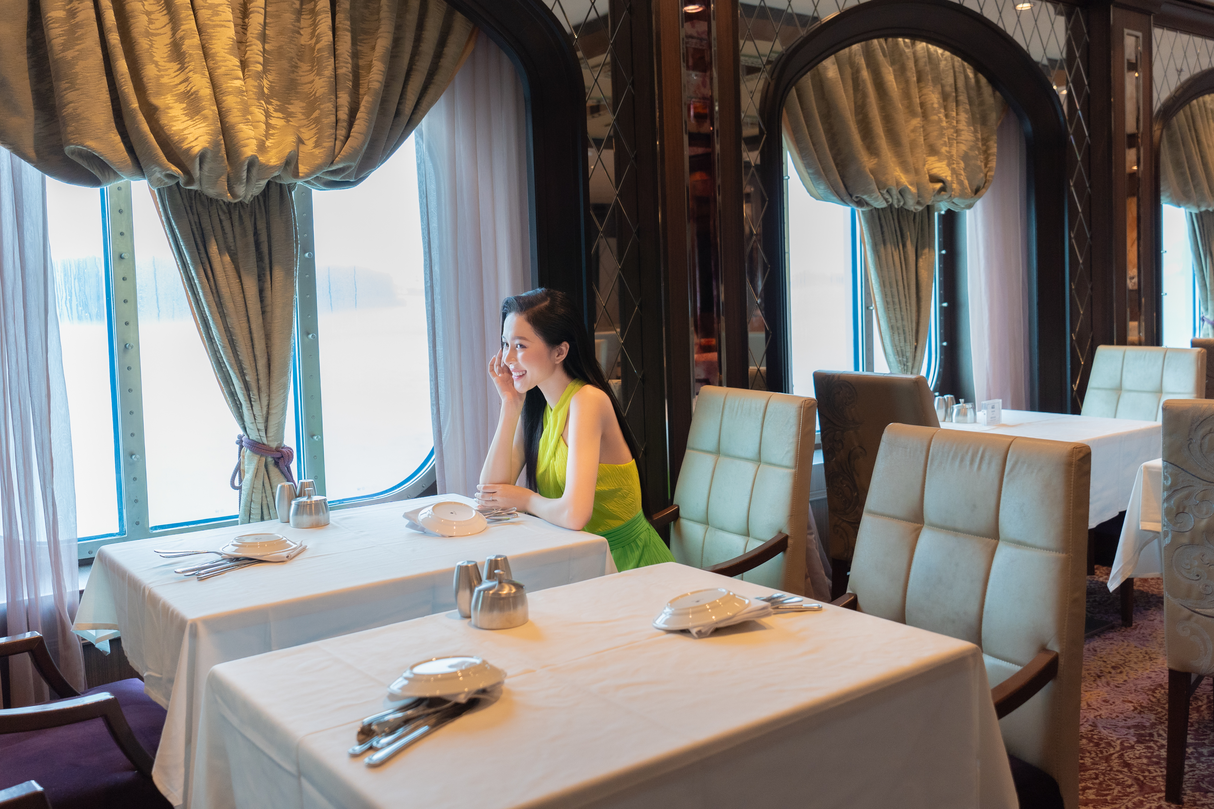 Ngày 4: Trải Nghiệm Du Thuyền