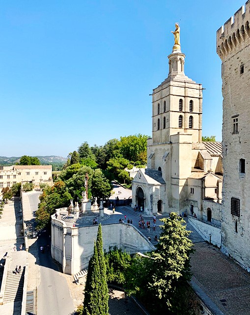 Ngày 3: Lyon - Avignon, Pháp