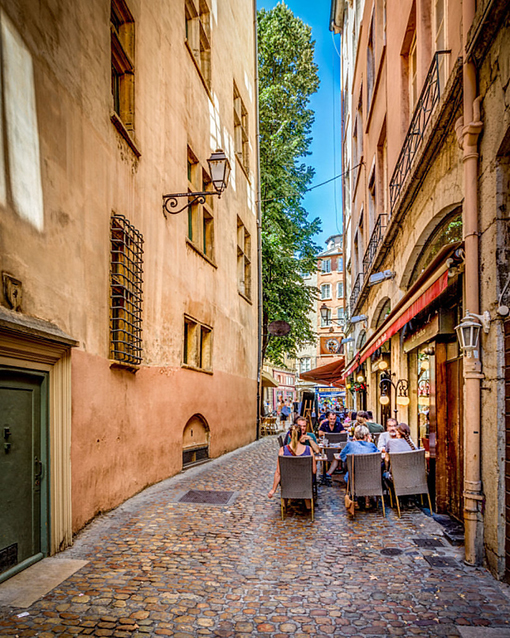 Ngày 2: Lyon, Pháp