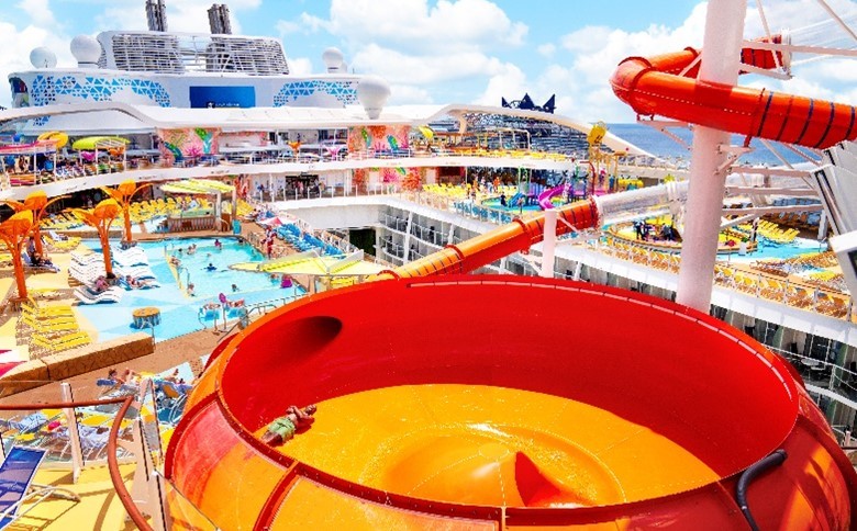 Ngày 4: Hoạt động tư do trên du thuyền 5 sao