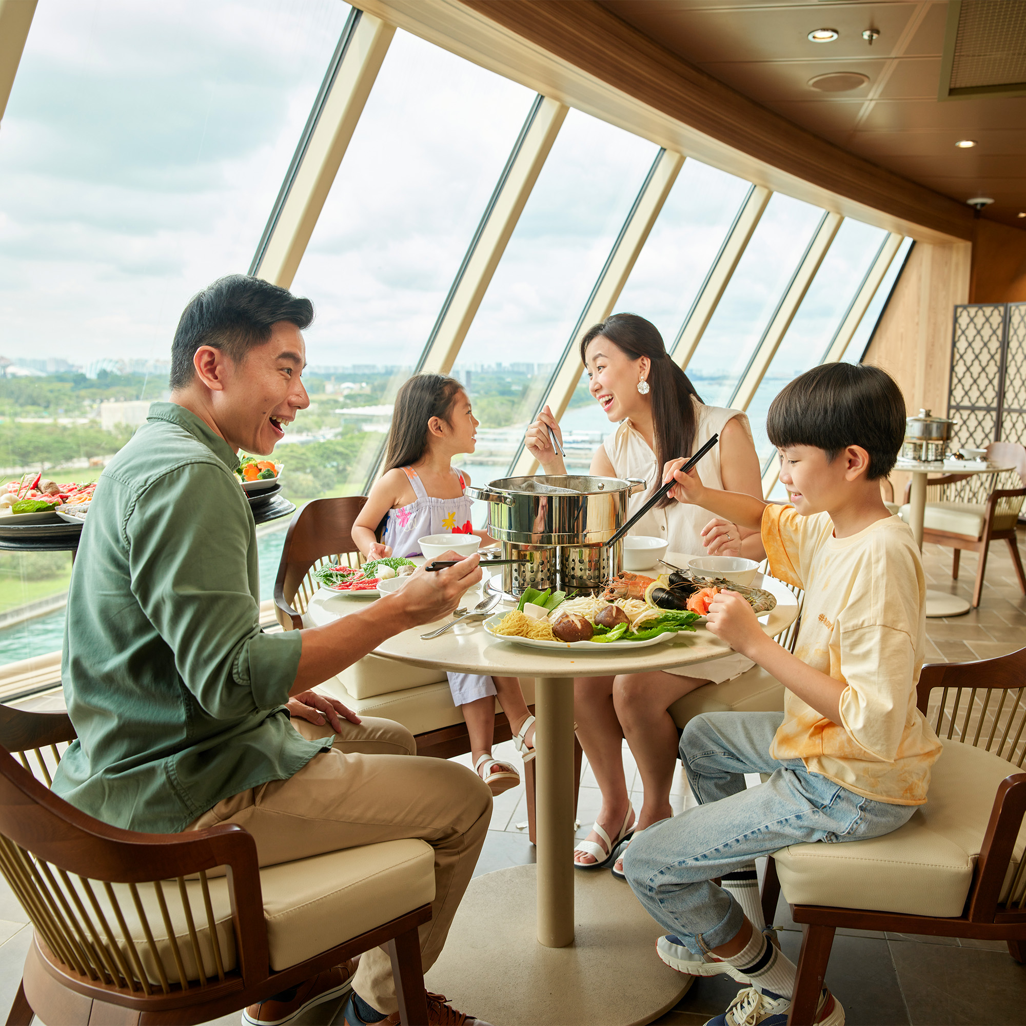 Ngày 3: DU THUYỀN – CRUISING DAY