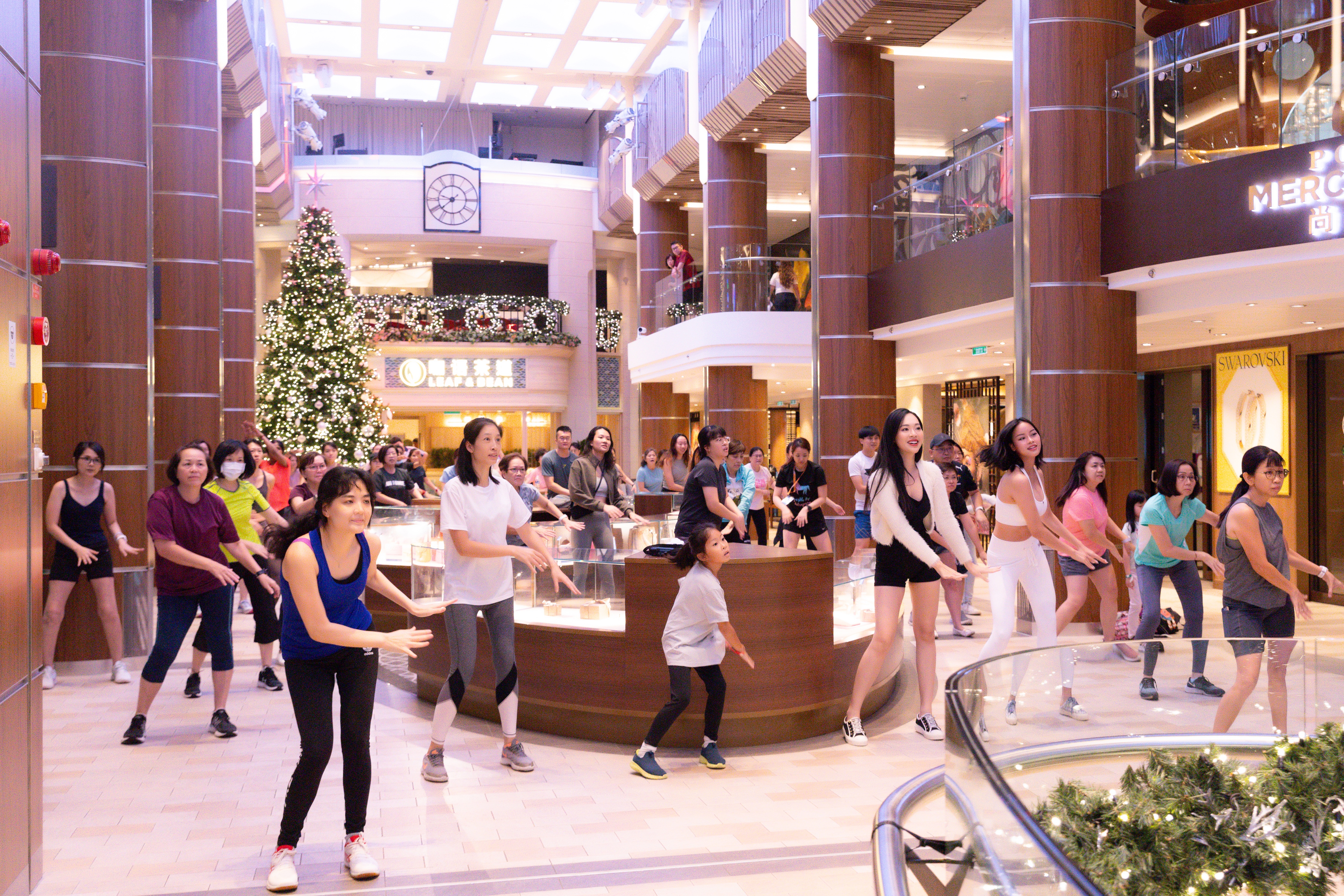 Ngày 4: Tận hưởng kì nghỉ trên du thuyền