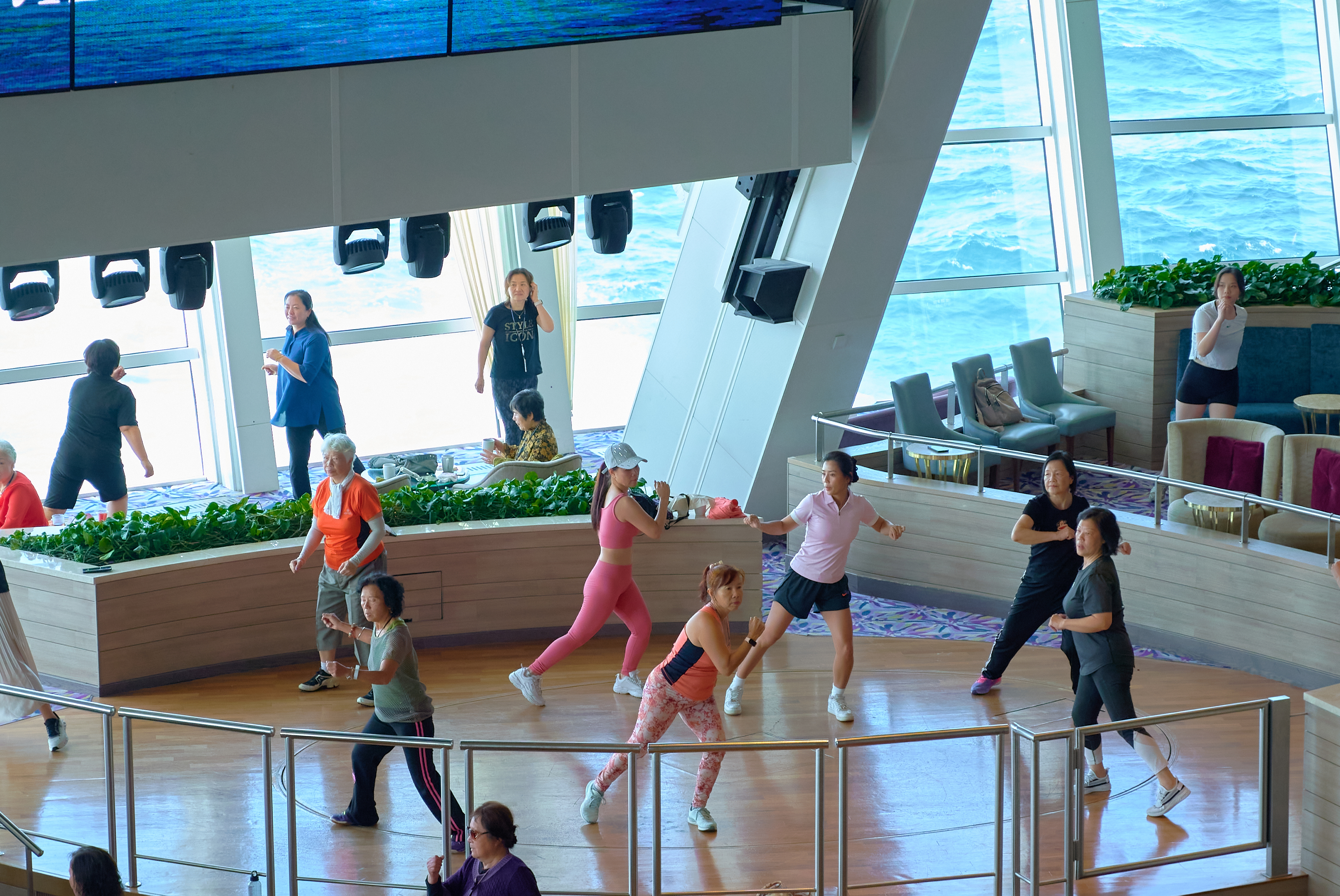 Ngày 3: Thư giãn trên du thuyền 