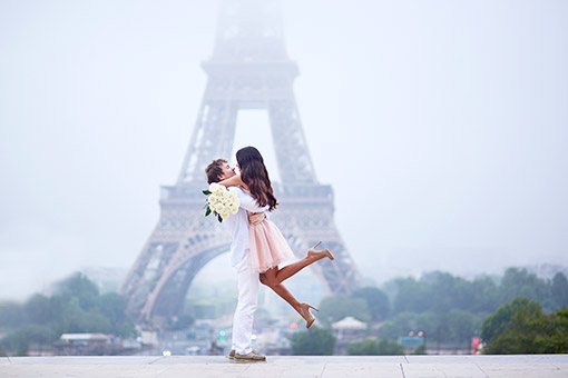 Ngày 2: Paris, Pháp