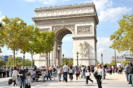 Ngày 02: Paris, Pháp