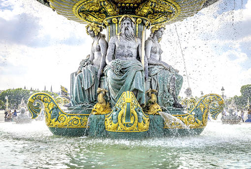 Ngày 2: Paris, Pháp