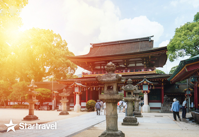 Đến Fukuoka, ghé thăm đền Dazaifu cùng Du thuyền Spectrum of the Seas