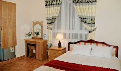 Khách Sạn Bát Đạt