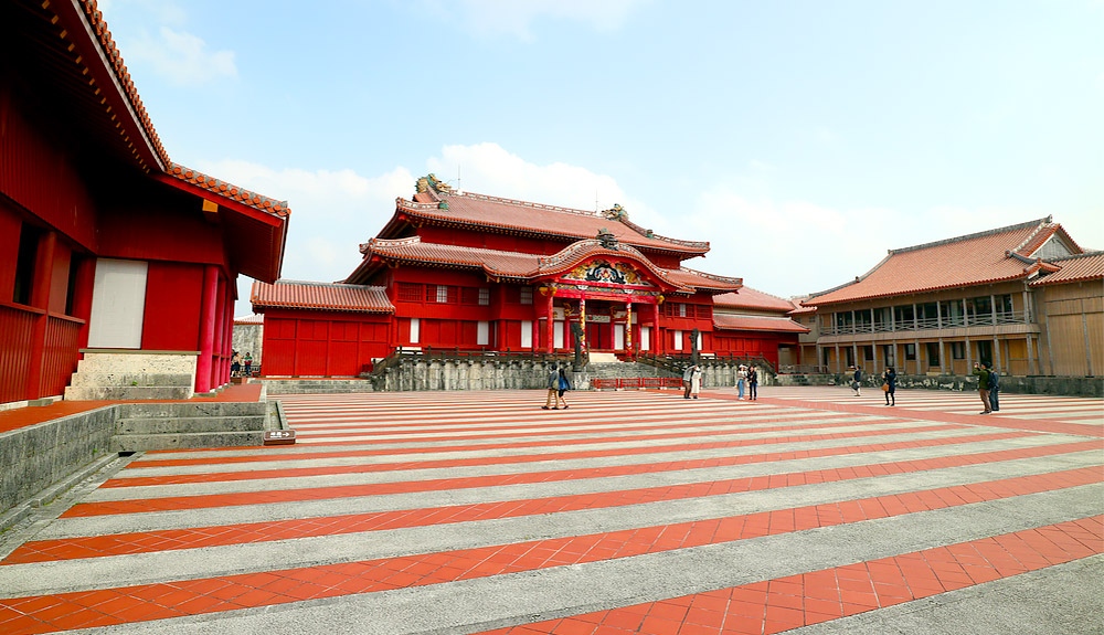 du thuyền 5 sao lâu đài shuri okinawa