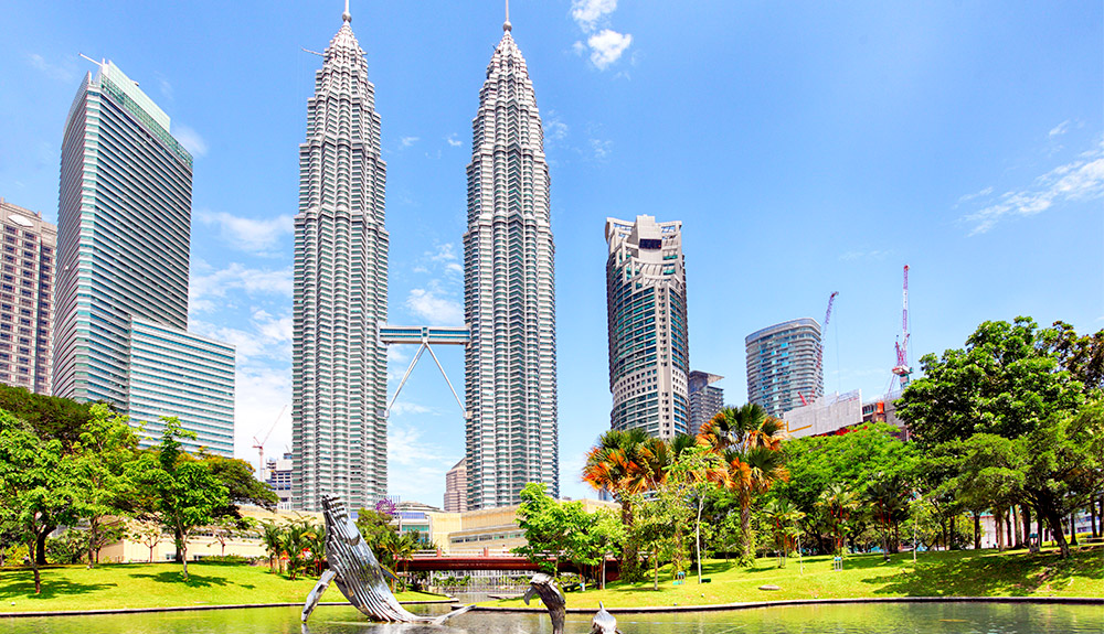 du thuyền biển tháp đôi petronas kuala lumpur malaysia