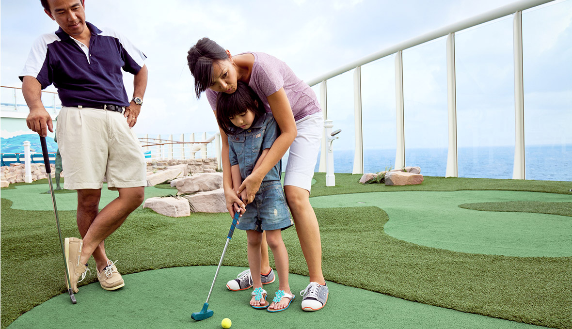 du thuyền 5 sao đánh golf trên du thuyền