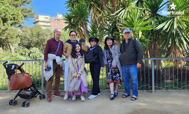 Đoàn khách tham quan Châu Âu trên du thuyền Oasis of the Seas 