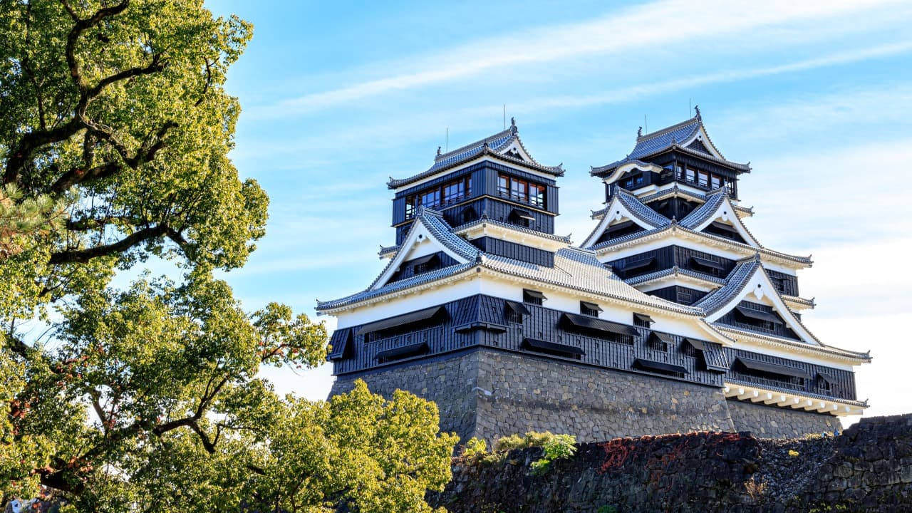 Kumamoto Castle: Một trong ba lâu đài đẹp nhất Nhật Bản. Ảnh: Startravel.