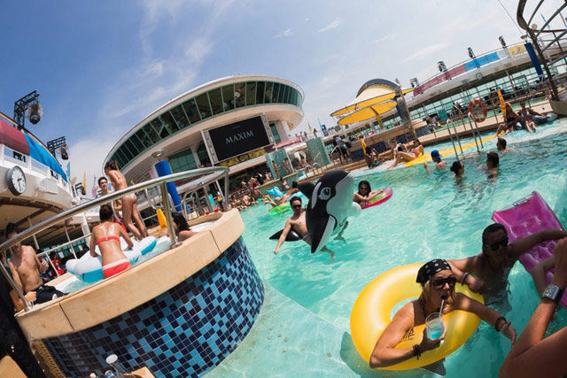 'Đổi gió' Party trên du thuyền 5 sao 'Đổi gió' Party trên du thuyền 5 sao