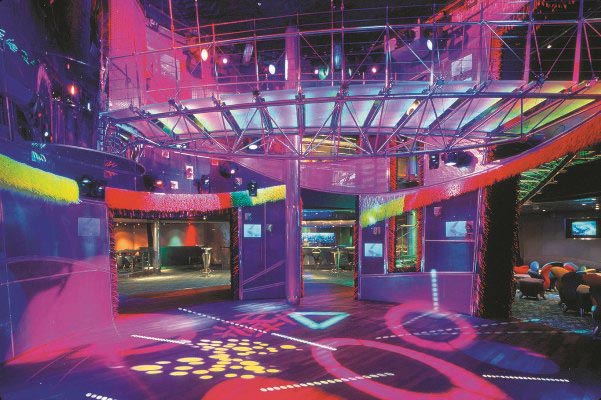 RCI_Voyager_Nightclub_UR.jpg