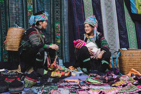 M&ugrave;a đ&ocirc;ng Sapa lơ lửng trong sương m&ugrave;