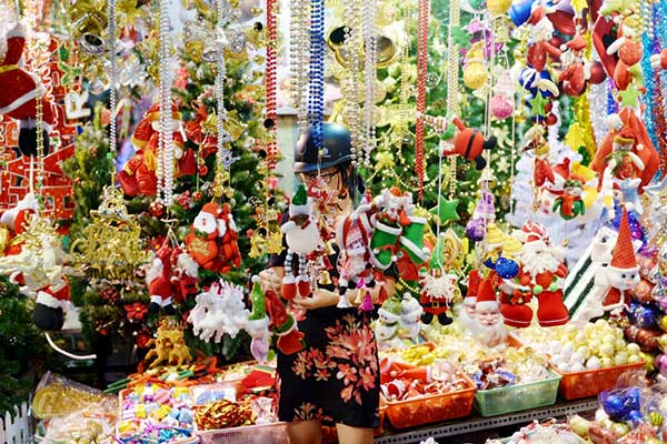 Giáng Sinh Sài Gòn qua những con phố