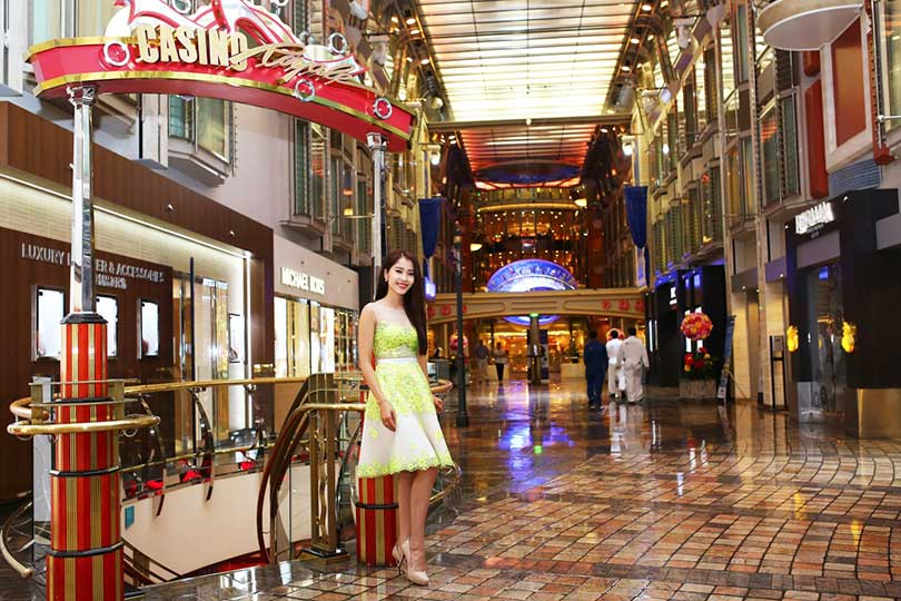 Hoa khôi Nam Em và chuyến trải nghiệm tuyệt vời trên du thuyền 5 sao