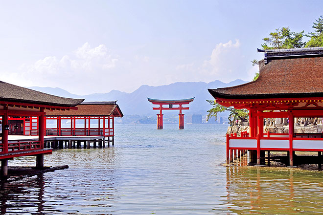 ĐỀN NỔI ITSUKUSHIMA