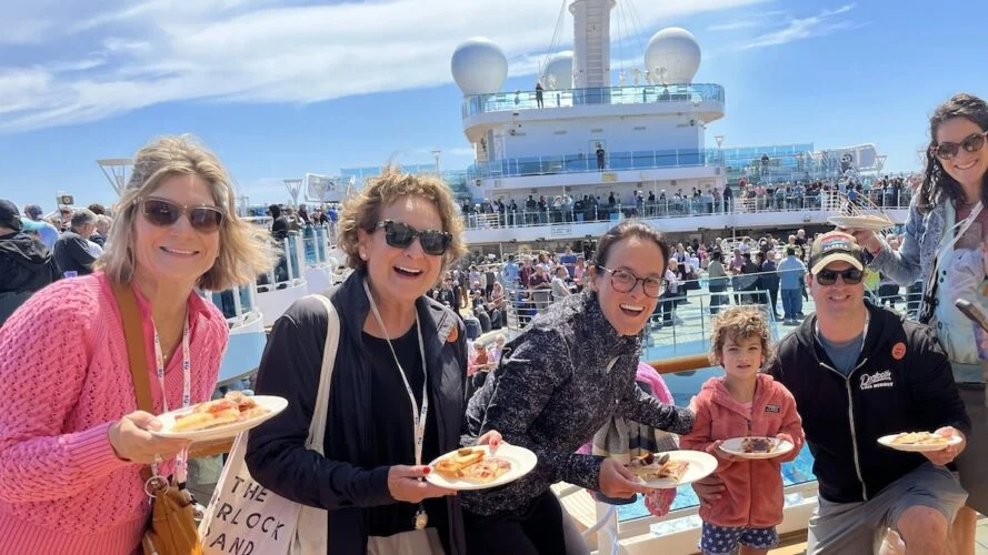 Princess Cruises lập Kỷ lục Guinness Thế giới cho Bữa tiệc Pizza lớn nhất thế giới