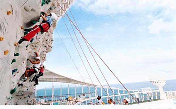 Ngắm thế giới bằng du thuyền 5 sao