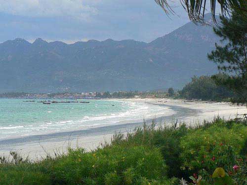 bai-bien-doc-let-hut-khach-quoc-te.jpg