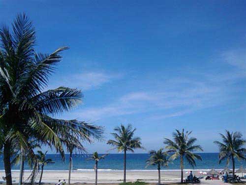 bai-bien-my-khe-hut-khach-quoc-te.jpg