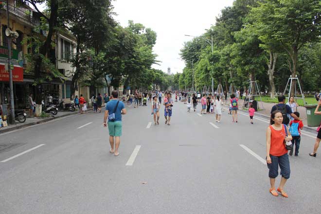 Du lịch Hà Nội - Các trò chơi dân gian trên phố đi bộ Hà Nội