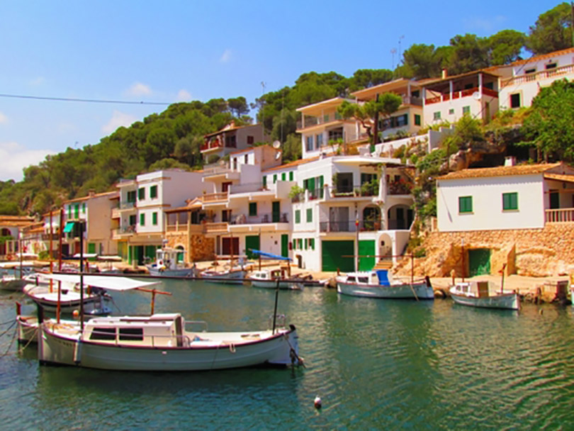 Mê mẩn hòn đảo thanh bình Mallorca xứ bò tót