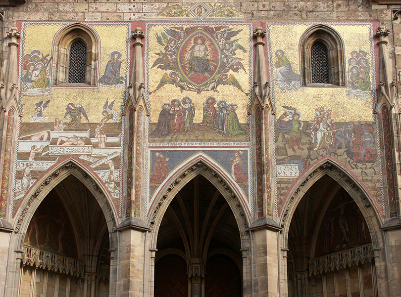 Nhà thờ thánh Vitus - tòa nhà cao nhất của lâu đài Prague