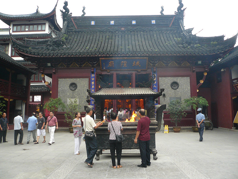 Miếu Thành Hoàng linh thiêng nhất Thượng Hải